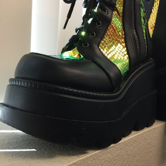 PRE LOVED - Radioactive Platform Boots BLK/7 - SH260 - Picture 10 of 11